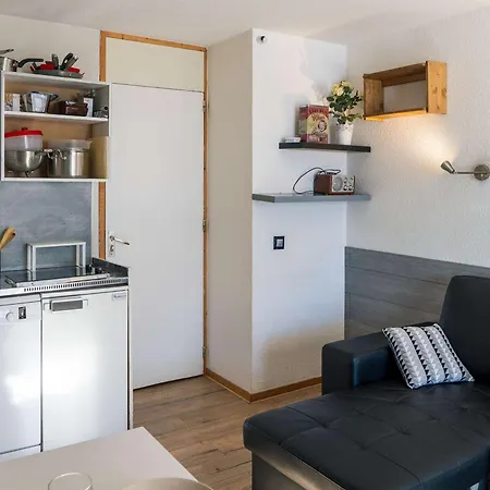 Rénové - 5 Pers, Balcon, Commerces Au Pied, Local à - Fr-1-637-65 Appartement *