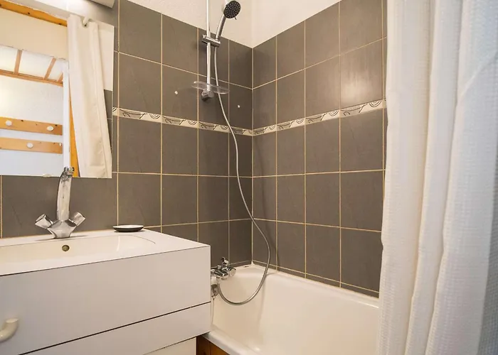 Appartement Rénové - 5 Pers, Balcon, Commerces Au Pied, Local à - Fr-1-637-65 Val Thorens