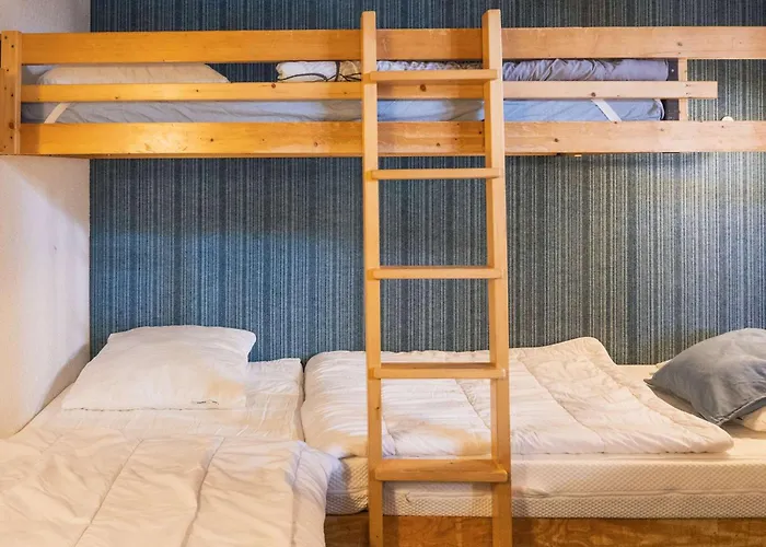 Rénové - 5 Pers, Balcon, Commerces Au Pied, Local à - Fr-1-637-65 Appartement